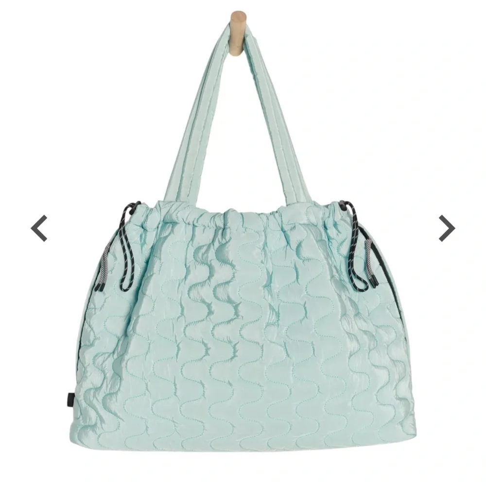 Free People cloud 9 Tote NWT - Picture 8 of 8